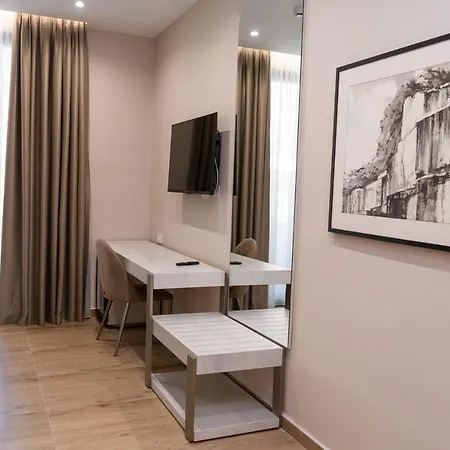 فندق Patio 4*