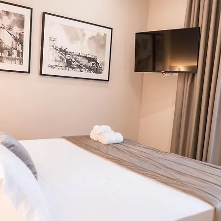 Patio Hotel Vlore